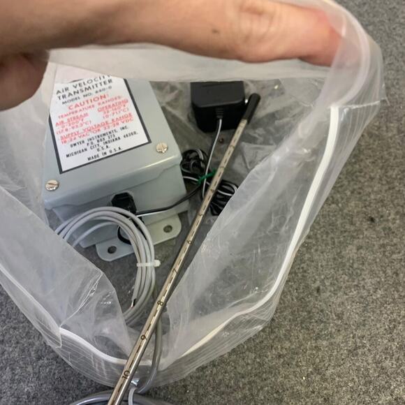 DWYER 640-0 TRANSMITTER AIR VELOCITY 18-24V 22-28VDC - Picture 3 of 5